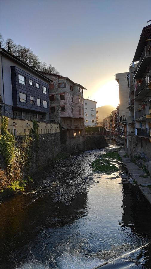 Aixopluc - Camprodon Apartamento Centro Rio Ritort Esterno foto